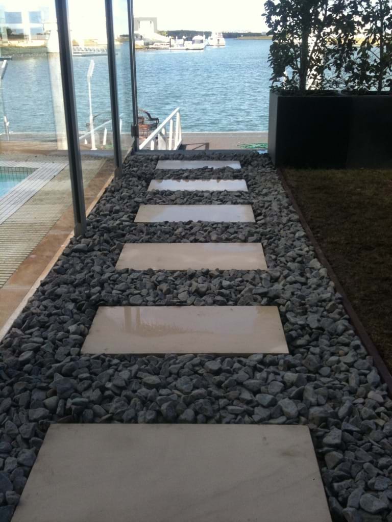 Concrete 600x400mm pavers with grey river pebble