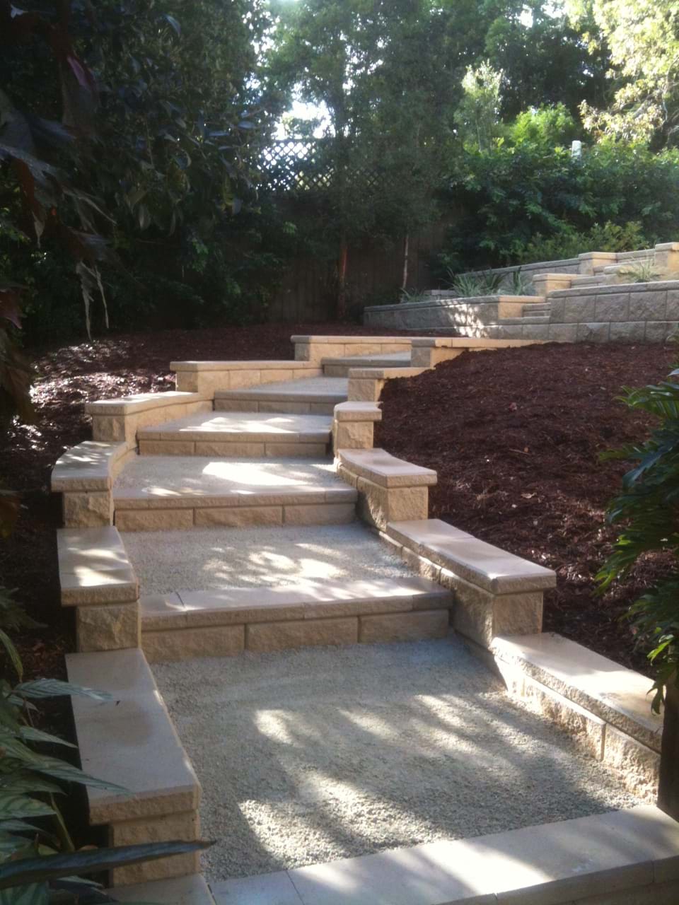 Trendstone wall with gravel treads